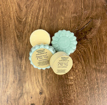 Load image into Gallery viewer, Peppermint & Tea Tree Shampoo Bar
