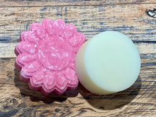 Load image into Gallery viewer, Rosemary & Lavender Shampoo Bar