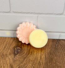 Load image into Gallery viewer, Peach Solid Solid Shampoo &amp; Conditioner
